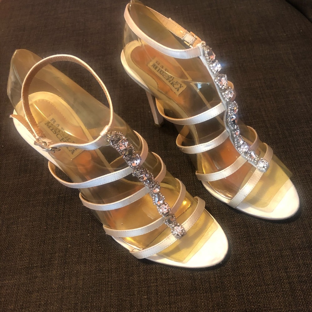 Elegant bejewelled dressy heels